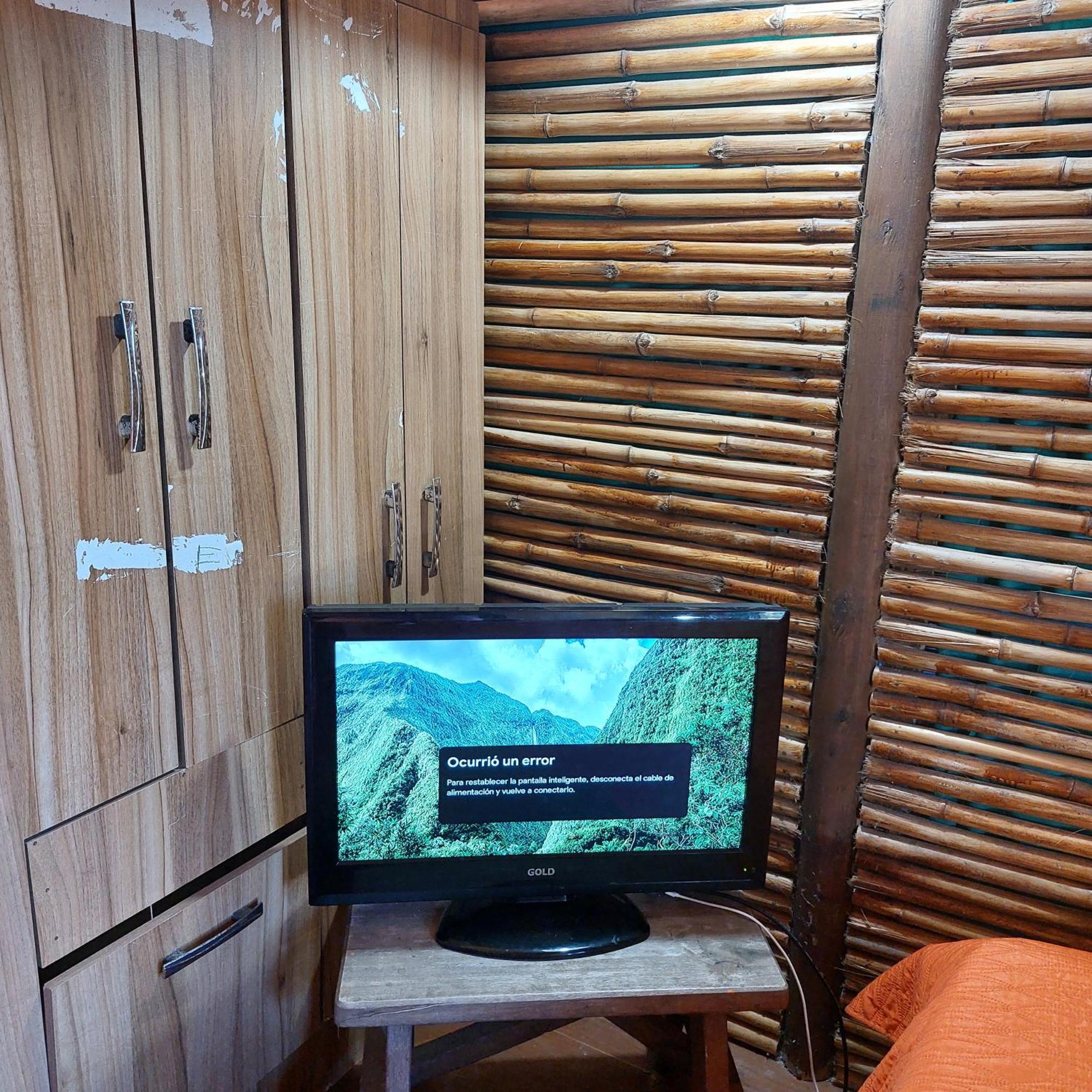 Casa Amarilla Con Jacuzzi Villa Punta Del Diablo Esterno foto