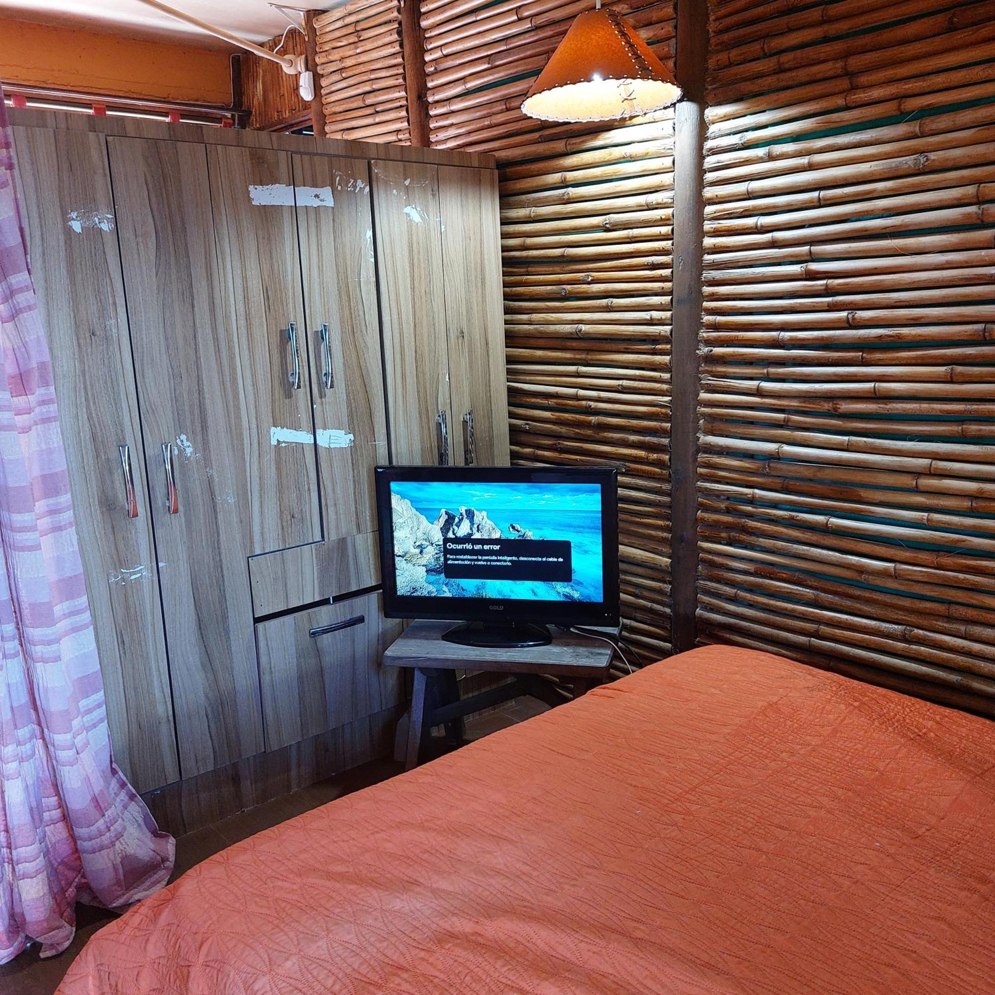 Casa Amarilla Con Jacuzzi Villa Punta Del Diablo Esterno foto