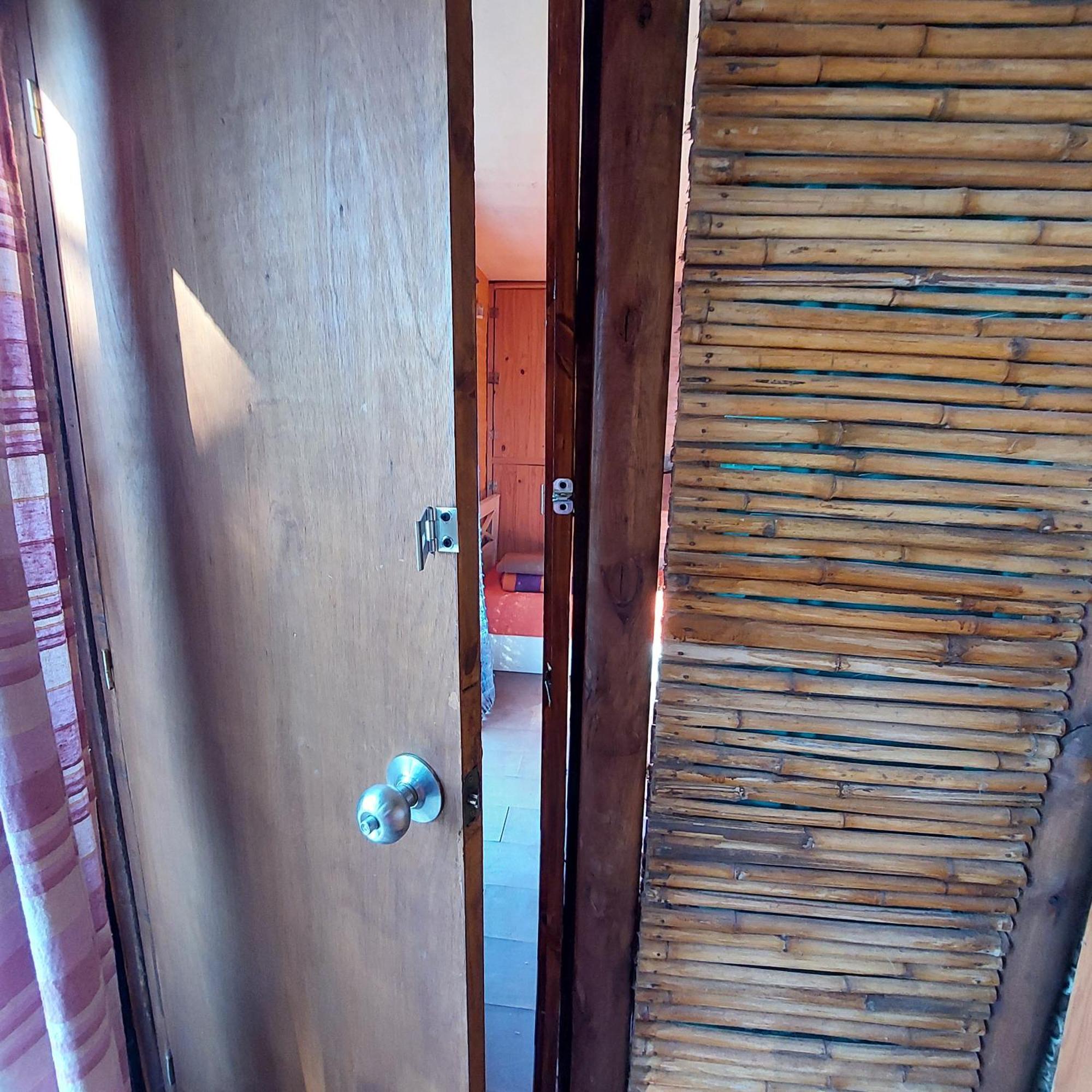 Casa Amarilla Con Jacuzzi Villa Punta Del Diablo Esterno foto
