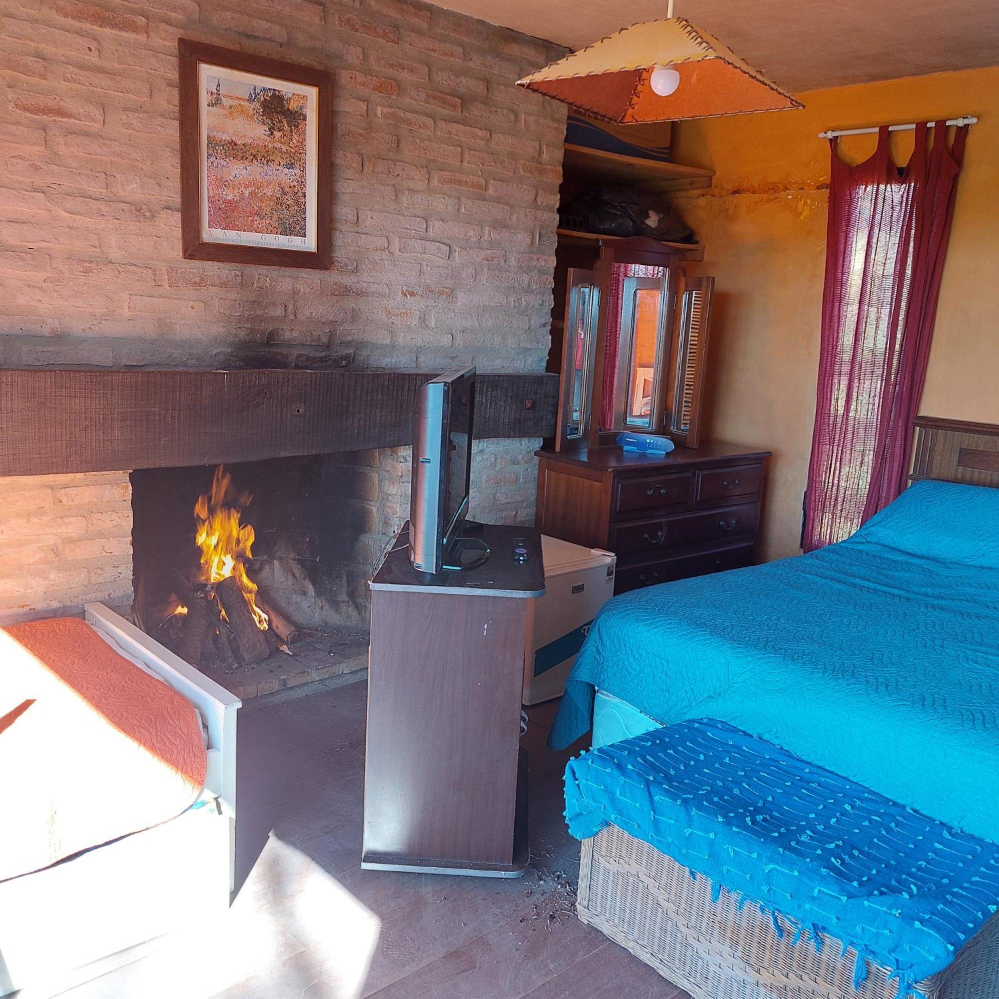 Casa Amarilla Con Jacuzzi Villa Punta Del Diablo Esterno foto